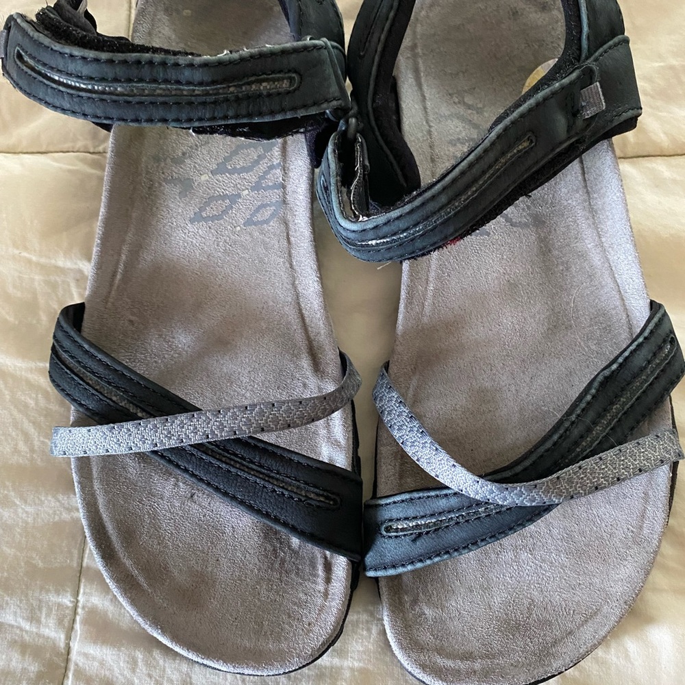 Merrell sandals good used condition.  Very comfortable size 9.